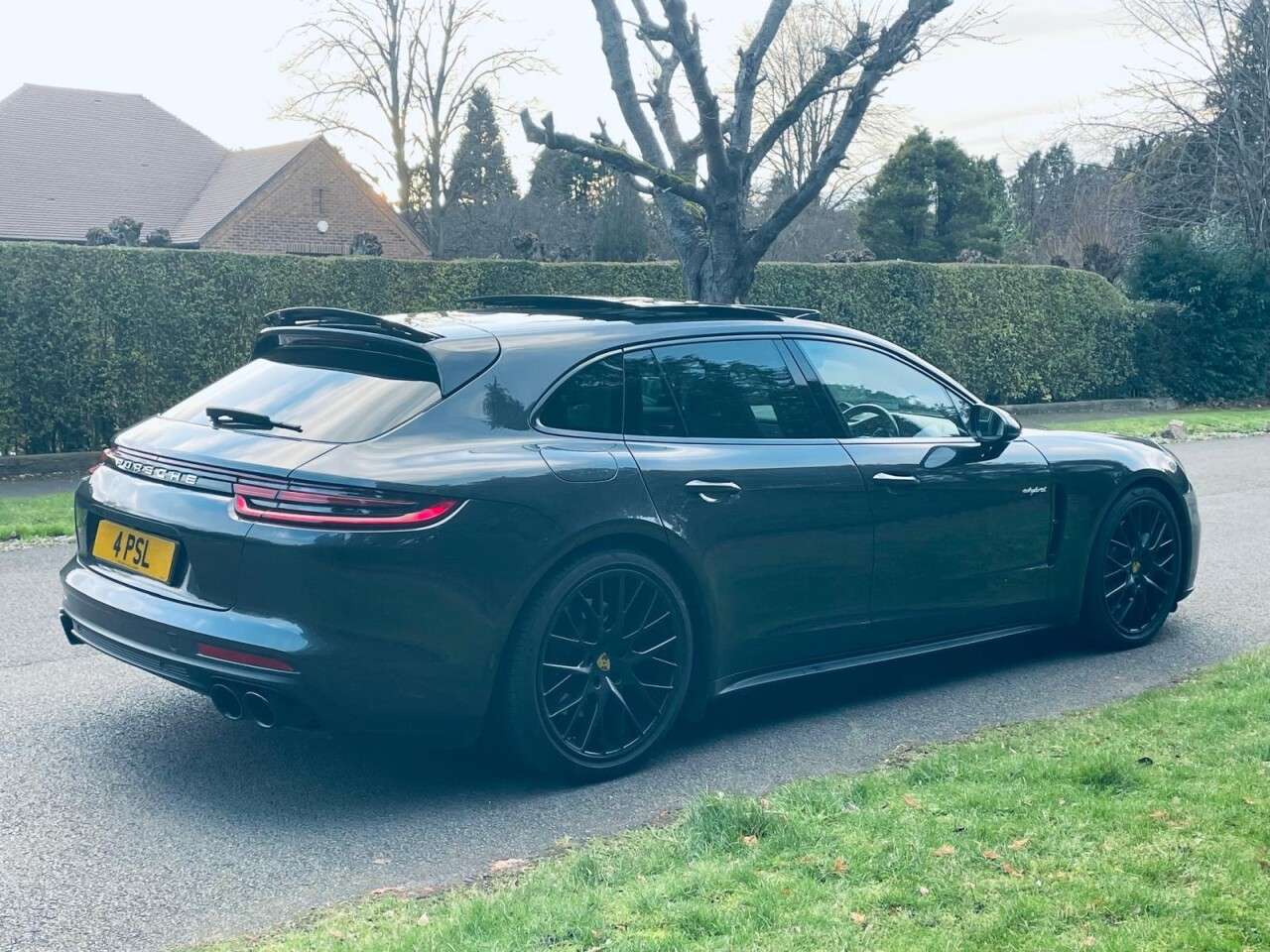 2017 PORSCHE PANAMERA 2017 PORSCHE PANAMERA