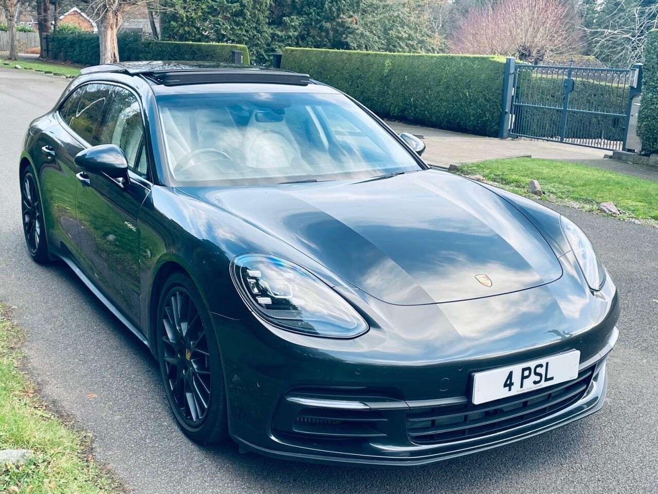 2017 PORSCHE PANAMERA 2017 PORSCHE PANAMERA