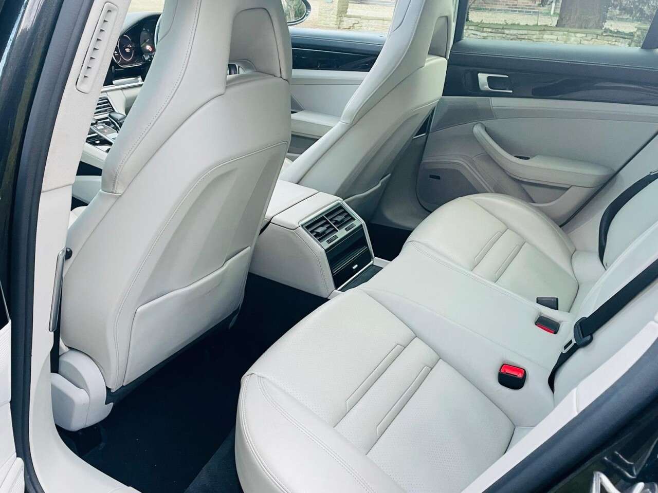 2017 PORSCHE PANAMERA 2017 PORSCHE PANAMERA