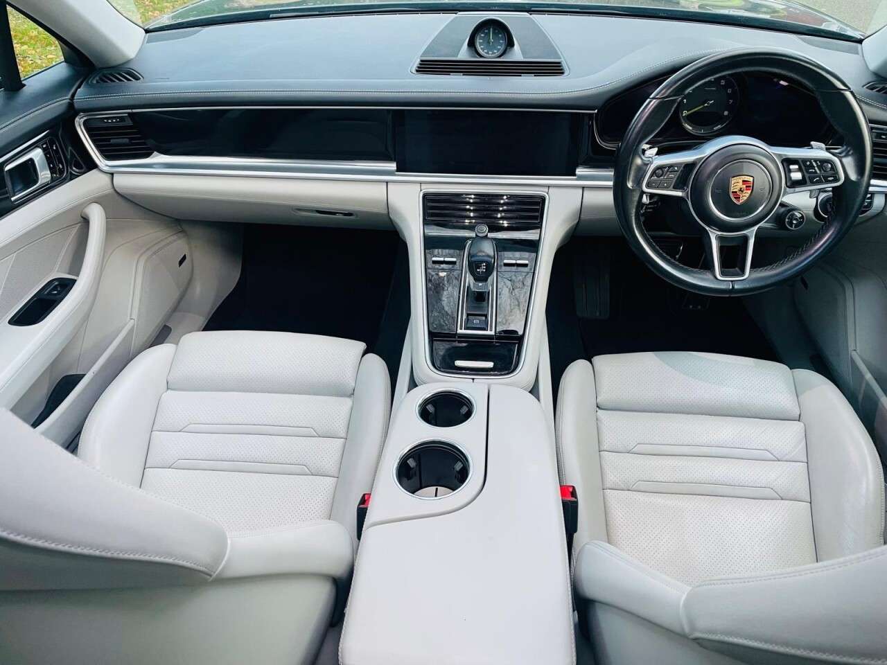 2017 PORSCHE PANAMERA 2017 PORSCHE PANAMERA