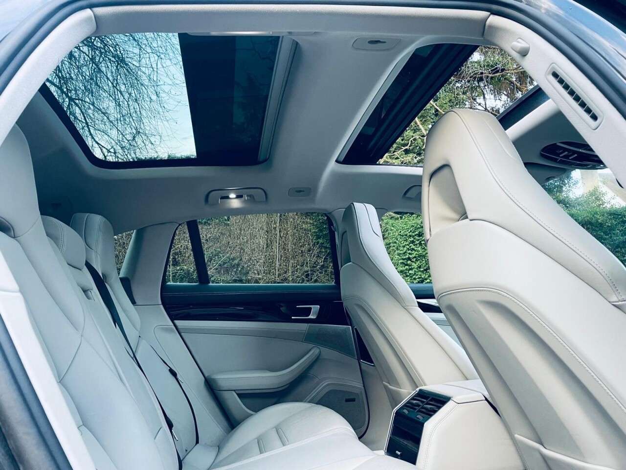 2017 PORSCHE PANAMERA 2017 PORSCHE PANAMERA