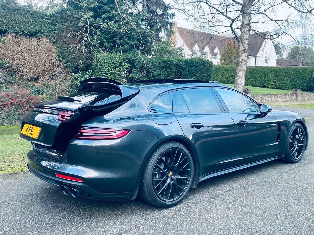 2017 PORSCHE PANAMERA 2017 PORSCHE PANAMERA