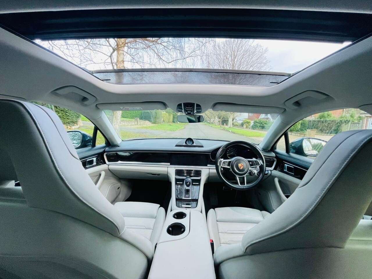 2017 PORSCHE PANAMERA 2017 PORSCHE PANAMERA