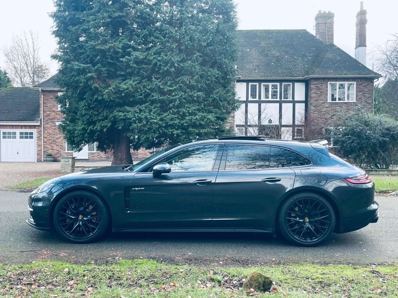 2017 PORSCHE PANAMERA 2017 PORSCHE PANAMERA