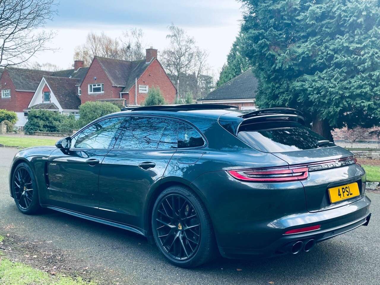 2017 PORSCHE PANAMERA 2017 PORSCHE PANAMERA