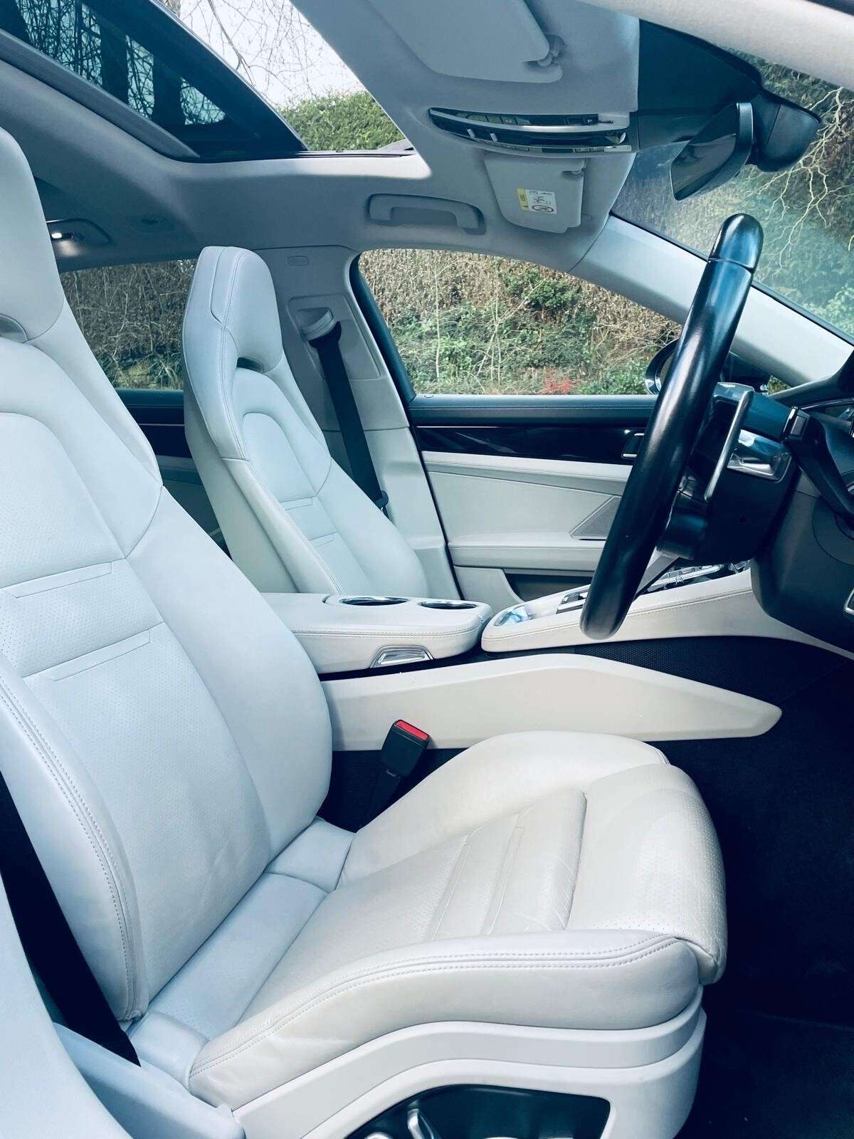 2017 PORSCHE PANAMERA 2017 PORSCHE PANAMERA