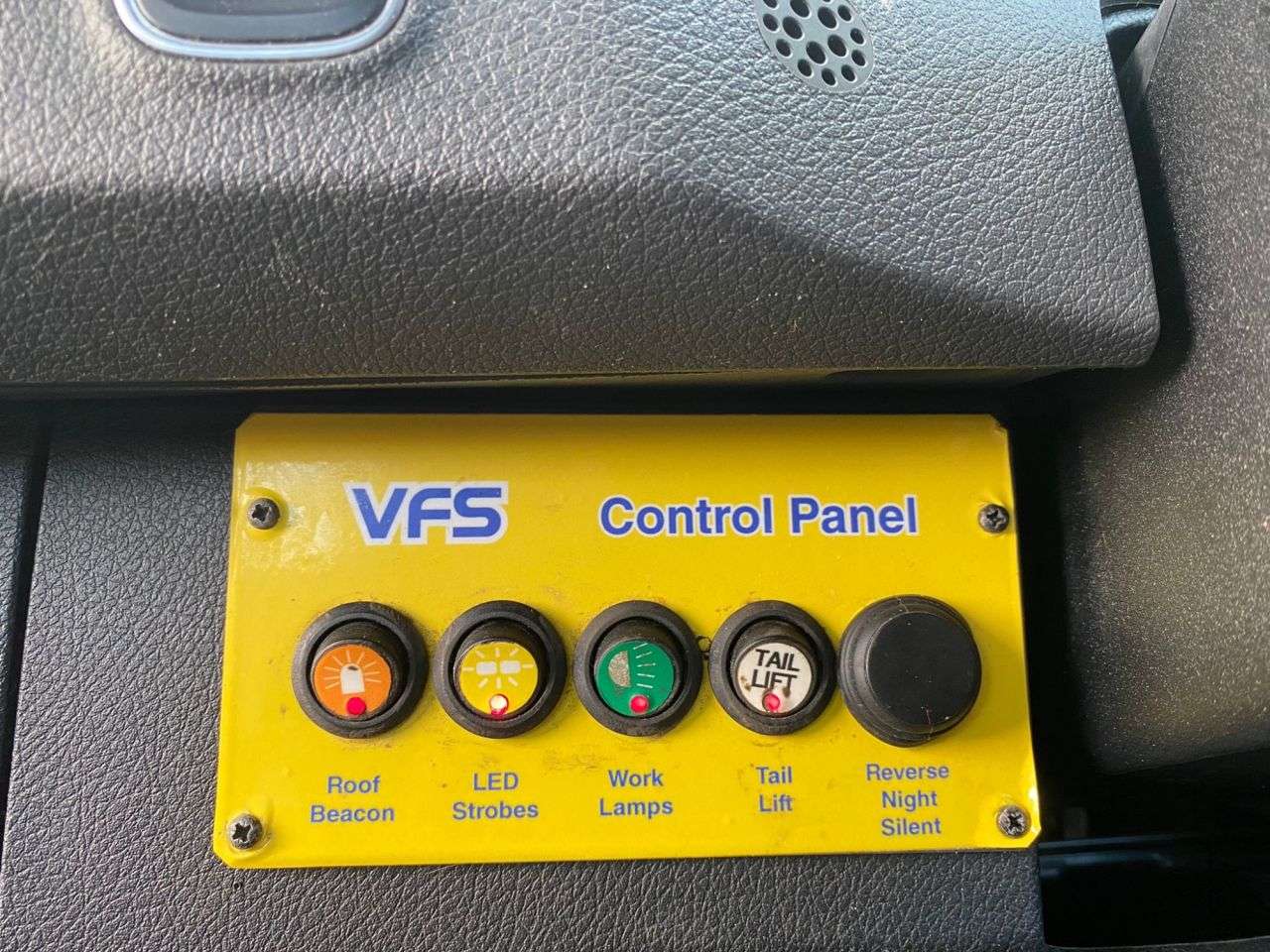 A 2022 MERCEDES-BENZ SPRINTER 2.0 315 CDI L3 PROGRESSIVE RWD DROPSIDE PICK UP FLATBED TAIL LIFT 3.5T 150B A 2022 MERCEDES-BENZ SPRINTER 2.0 315 CDI L3 PROGRESSIVE RWD DROPSIDE PICK UP FLATBED TAIL LIFT 3.5T 150B