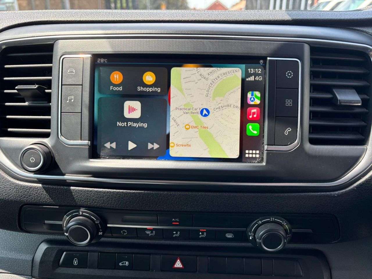 A 2020 PEUGEOT EXPERT 2.0 BLUE HDI PROFESSIONAL MWB 120BHP. 97K MILES. AIRCON. APPLE CAR PLAY. FI A 2020 PEUGEOT EXPERT 2.0 BLUE HDI PROFESSIONAL MWB 120BHP. 97K MILES. AIRCON. APPLE CAR PLAY. FI