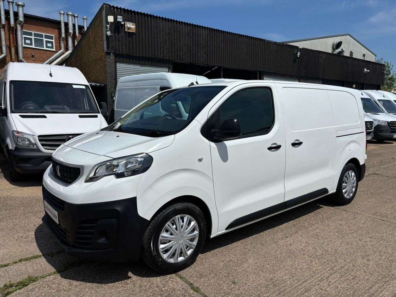 A 2021 PEUGEOT EXPERT 2.0 BLUE HDI PROFESSIONAL MWB 120BHP. AIRCON. APPLE CAR PLAY. FINANCE. PX A 2021 PEUGEOT EXPERT 2.0 BLUE HDI PROFESSIONAL MWB 120BHP. AIRCON. APPLE CAR PLAY. FINANCE. PX