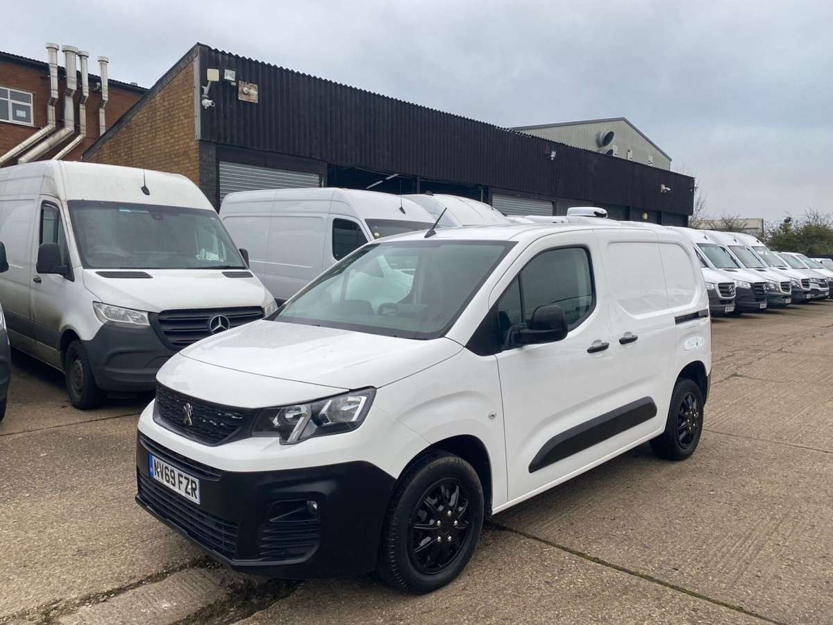 Check out this Peugeot Partner 2020 Diesel Manual