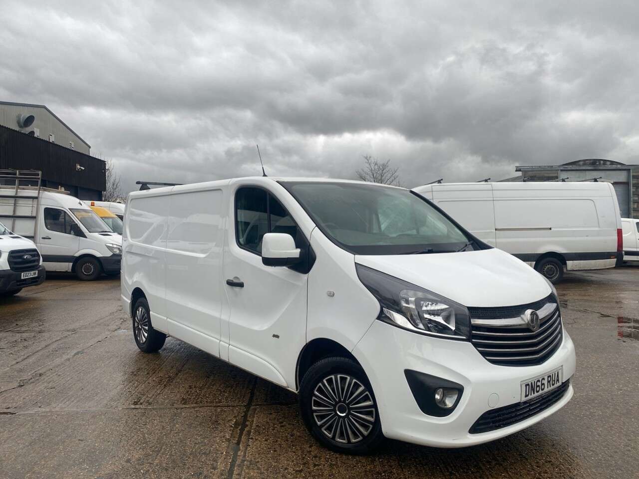 A 2016 VAUXHALL VIVARO 1.6 CDTI 2900 SPORTIVE L2 MWB 120BHP. AIRCON. EURO 6 ULEZ. 1 PREVIOUS OWNER A 2016 VAUXHALL VIVARO 1.6 CDTI 2900 SPORTIVE L2 MWB 120BHP. AIRCON. EURO 6 ULEZ. 1 PREVIOUS OWNER