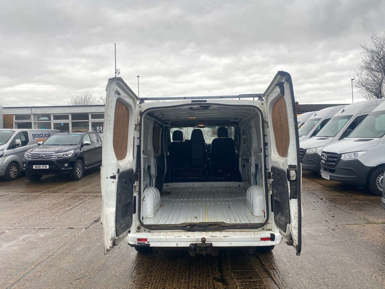 A 2016 VAUXHALL VIVARO 1.6 CDTI 2900 SPORTIVE L2 MWB 120BHP. AIRCON. EURO 6 ULEZ. 1 PREVIOUS OWNER A 2016 VAUXHALL VIVARO 1.6 CDTI 2900 SPORTIVE L2 MWB 120BHP. AIRCON. EURO 6 ULEZ. 1 PREVIOUS OWNER