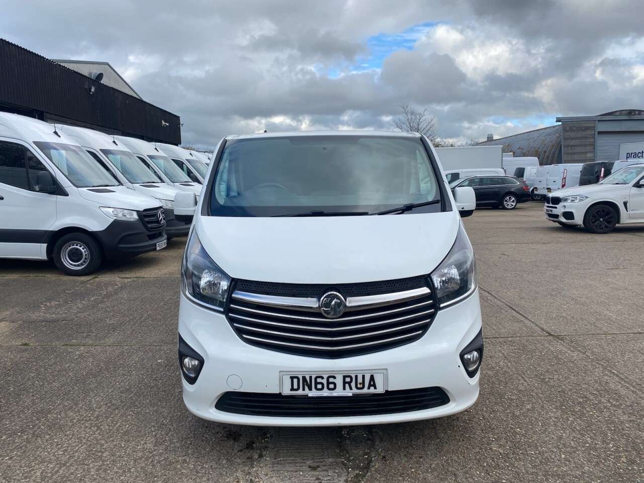 2016 VAUXHALL VIVARO 2016 VAUXHALL VIVARO