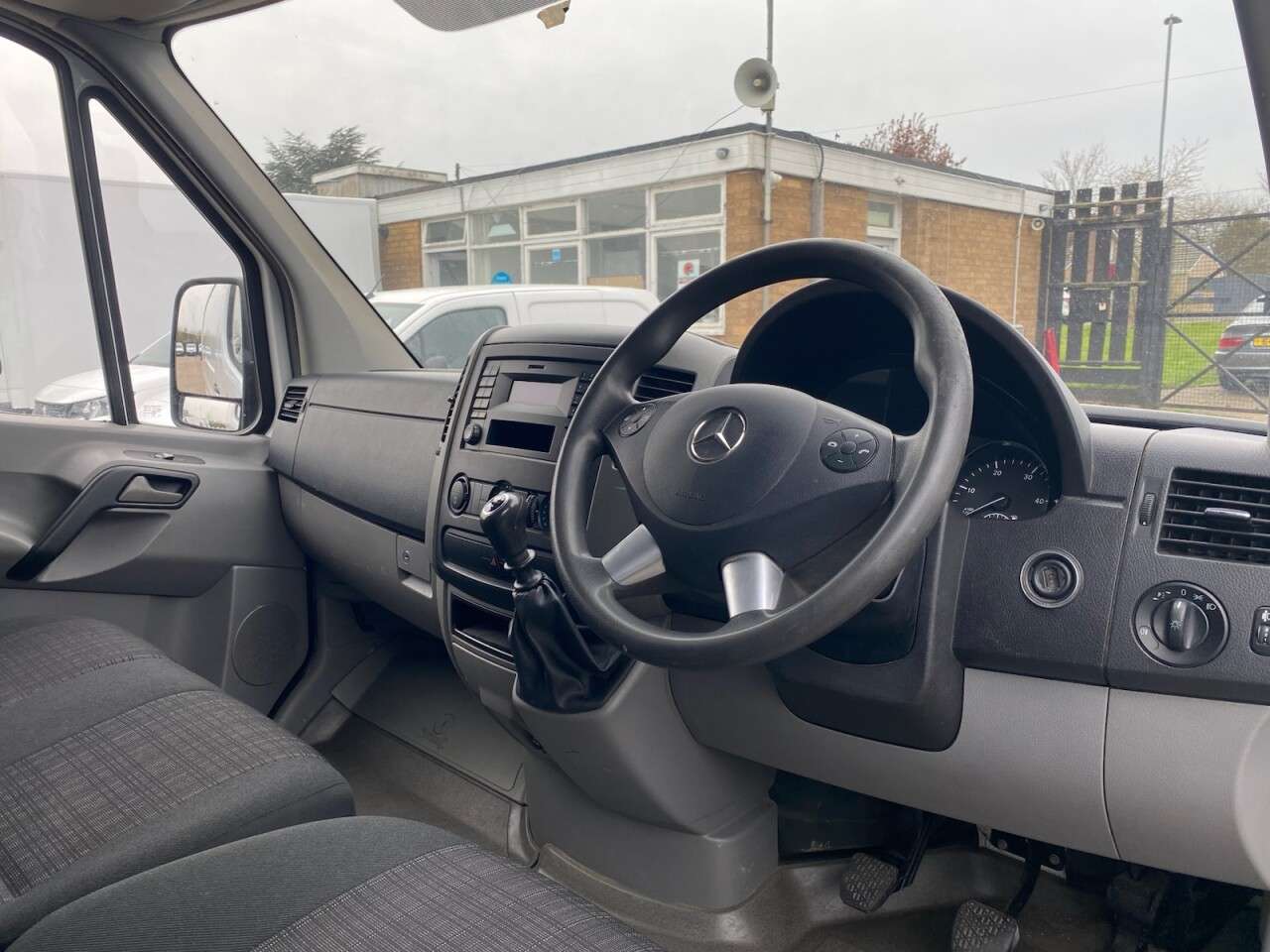 A 2017 MERCEDES-BENZ SPRINTER 2.1 314 CDI L2 H2 MWB RWD GLASS FRAIL WINDOW RACK CARRIER PANEL VAN 140BHP. A 2017 MERCEDES-BENZ SPRINTER 2.1 314 CDI L2 H2 MWB RWD GLASS FRAIL WINDOW RACK CARRIER PANEL VAN 140BHP.