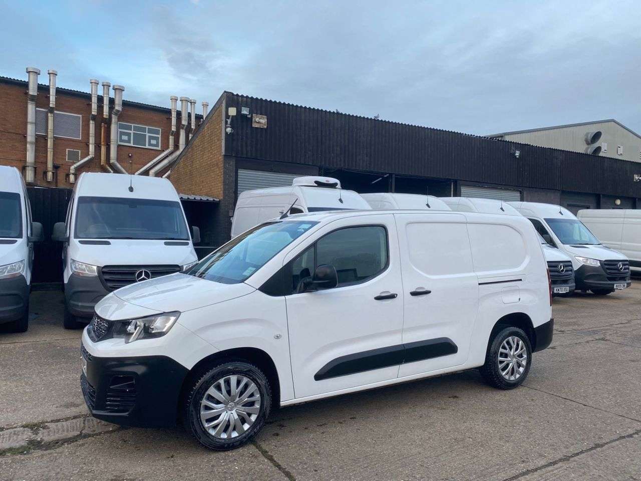 A 2020 PEUGEOT PARTNER 1.5 BLUE HDI PROFESSIONAL L2 LWB 100BHP. LOW 59K MLS. AIRCON. SENSORS. NEW A 2020 PEUGEOT PARTNER 1.5 BLUE HDI PROFESSIONAL L2 LWB 100BHP. LOW 59K MLS. AIRCON. SENSORS. NEW