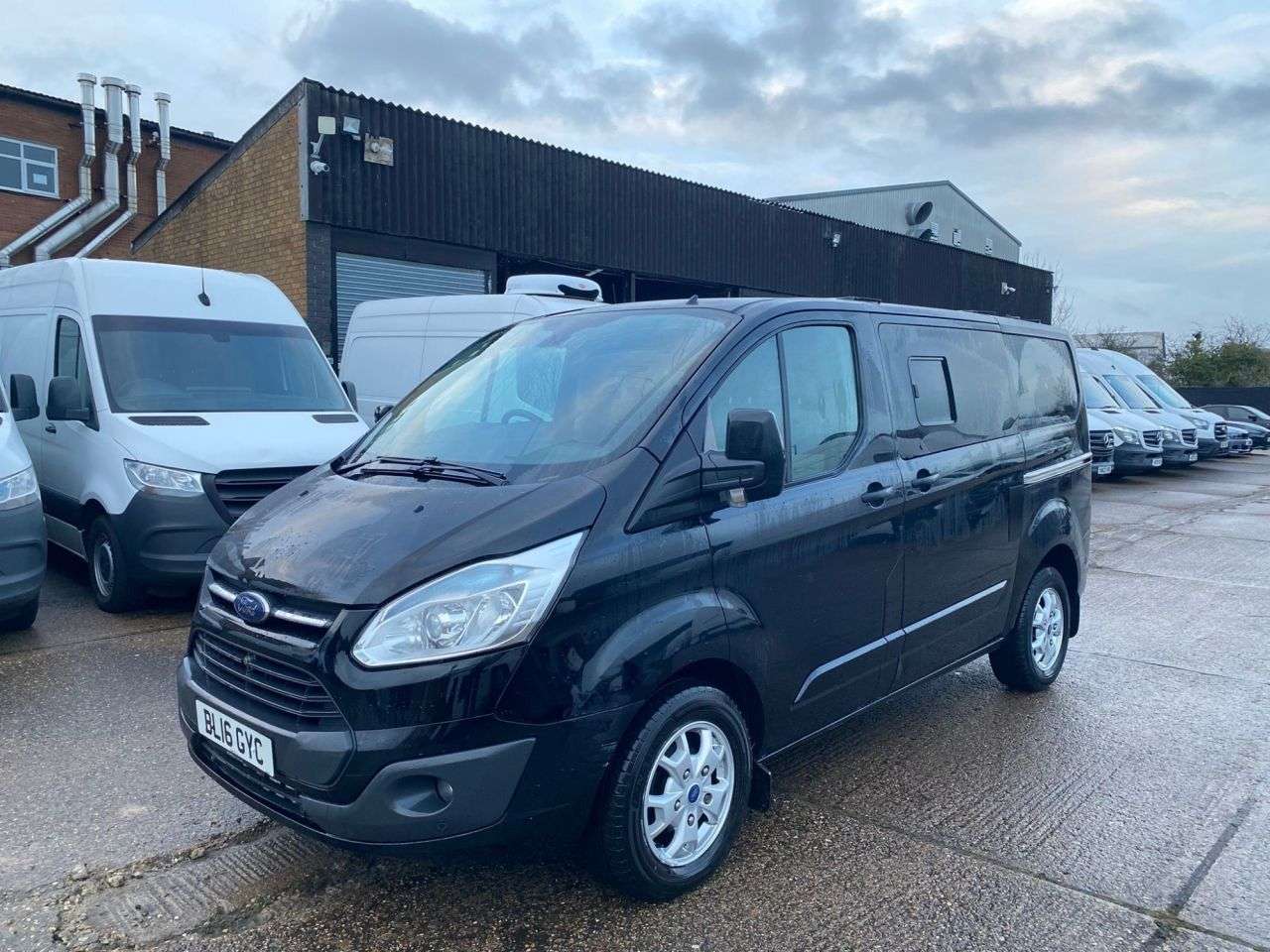 A 2016 FORD TRANSIT CUSTOM 2.2 TDCI T270 LIMITED L1 H1 SWB COMBI CREW 125BHP. AIRCON. SENSORS. PX A 2016 FORD TRANSIT CUSTOM 2.2 TDCI T270 LIMITED L1 H1 SWB COMBI CREW 125BHP. AIRCON. SENSORS. PX