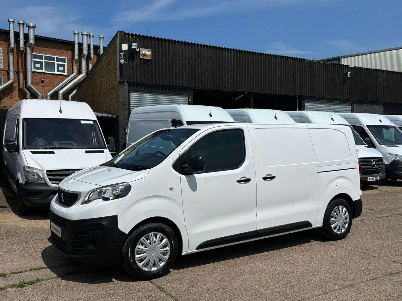 A 2020 PEUGEOT EXPERT 1.5 BLUE HDI PROFESSIONAL MWB 100BHP. LOW 79K MLS. AIRCON. FINANCE. 1 OWNER A 2020 PEUGEOT EXPERT 1.5 BLUE HDI PROFESSIONAL MWB 100BHP. LOW 79K MLS. AIRCON. FINANCE. 1 OWNER