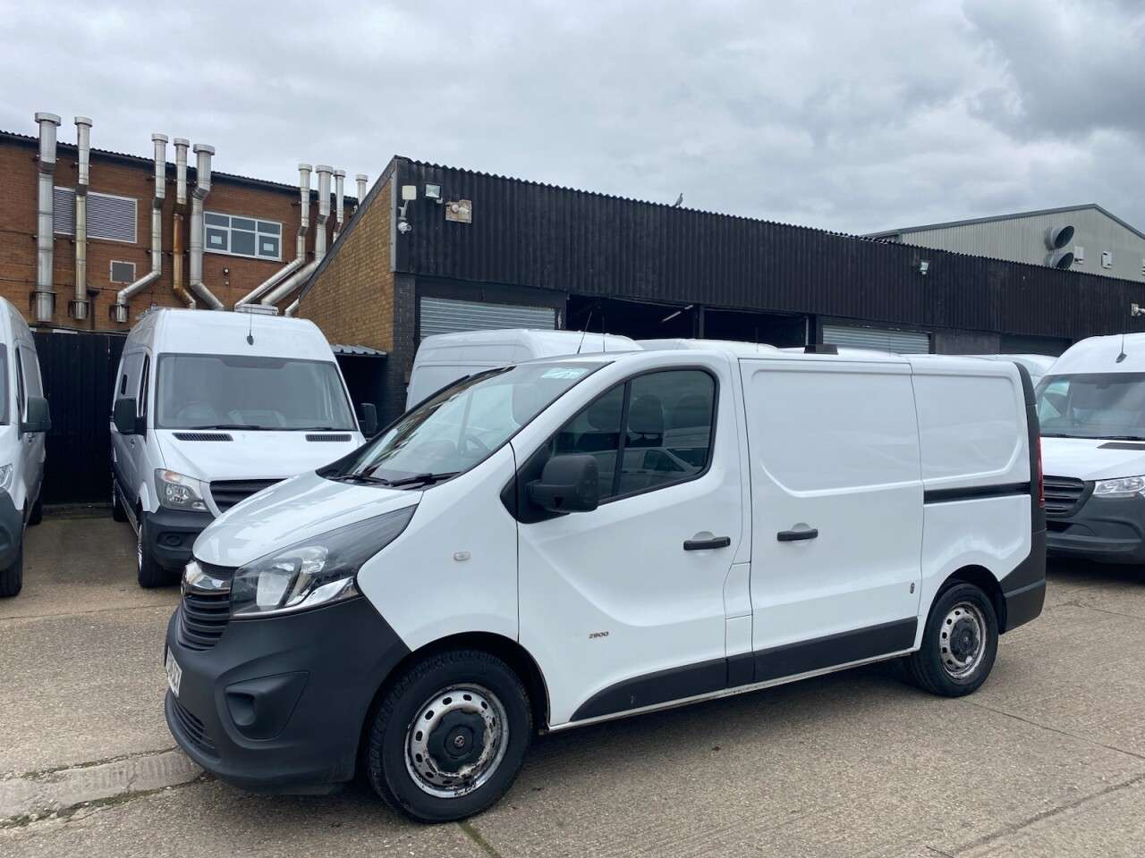 A 2016 VAUXHALL VIVARO 1.6 CDTI 2900 BITURBO ECOFLEX L1 H1 SWB 120BHP. AIRCON. SENSORS. 1 PREVIOUS A 2016 VAUXHALL VIVARO 1.6 CDTI 2900 BITURBO ECOFLEX L1 H1 SWB 120BHP. AIRCON. SENSORS. 1 PREVIOUS