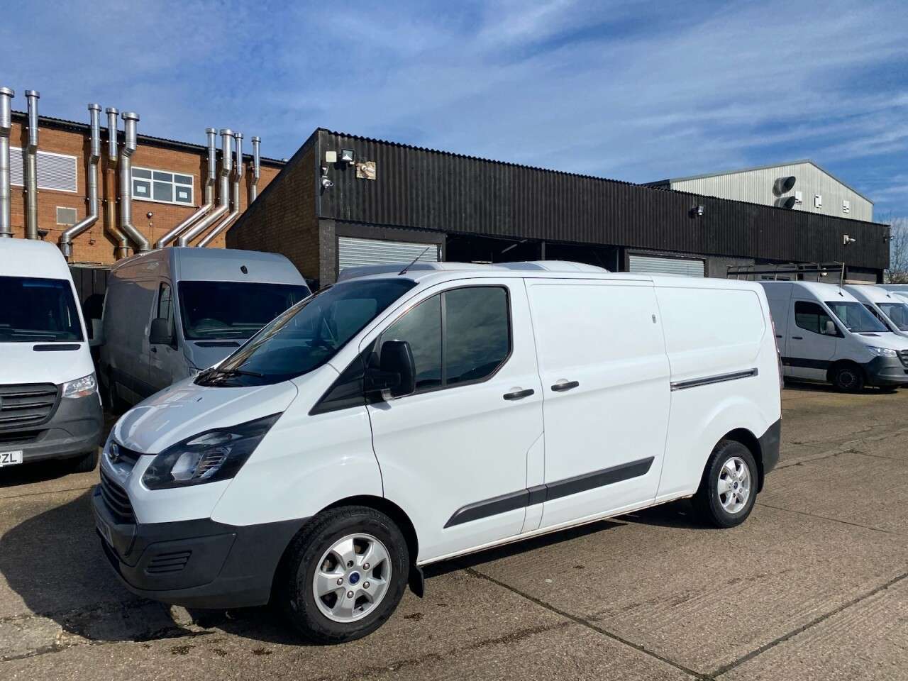 A 2016 FORD TRANSIT CUSTOM 2.2 TDCI T290 L2 H1 LWB 100BHP. ULEZ COMPLIANT. 1 OWNER. FINANCE. PX. A 2016 FORD TRANSIT CUSTOM 2.2 TDCI T290 L2 H1 LWB 100BHP. ULEZ COMPLIANT. 1 OWNER. FINANCE. PX.