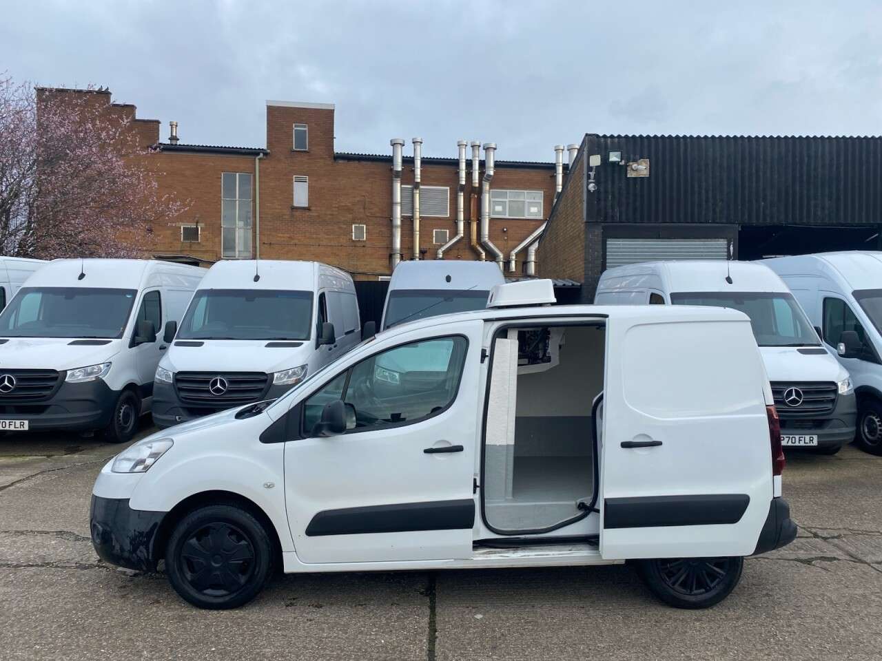 A 2013 PEUGEOT PARTNER 1.6 HDI 850 S L1 SWB 90BHP. 2 SEATER. FRIDGE CHILLER. AIRCON. 2 PREVIOUS OW A 2013 PEUGEOT PARTNER 1.6 HDI 850 S L1 SWB 90BHP. 2 SEATER. FRIDGE CHILLER. AIRCON. 2 PREVIOUS OW