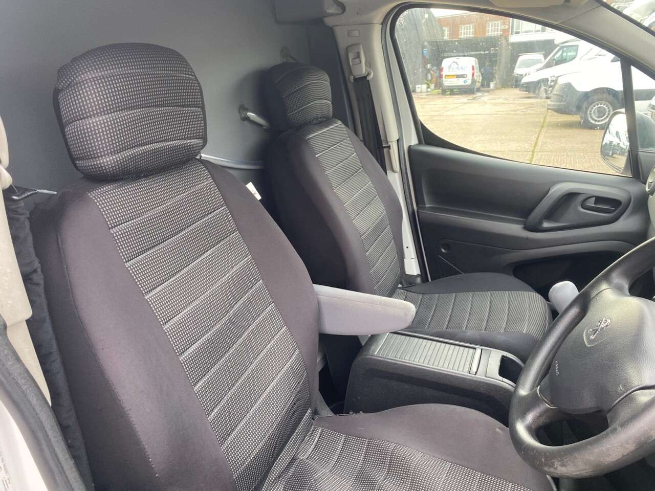 2013 PEUGEOT PARTNER 2013 PEUGEOT PARTNER