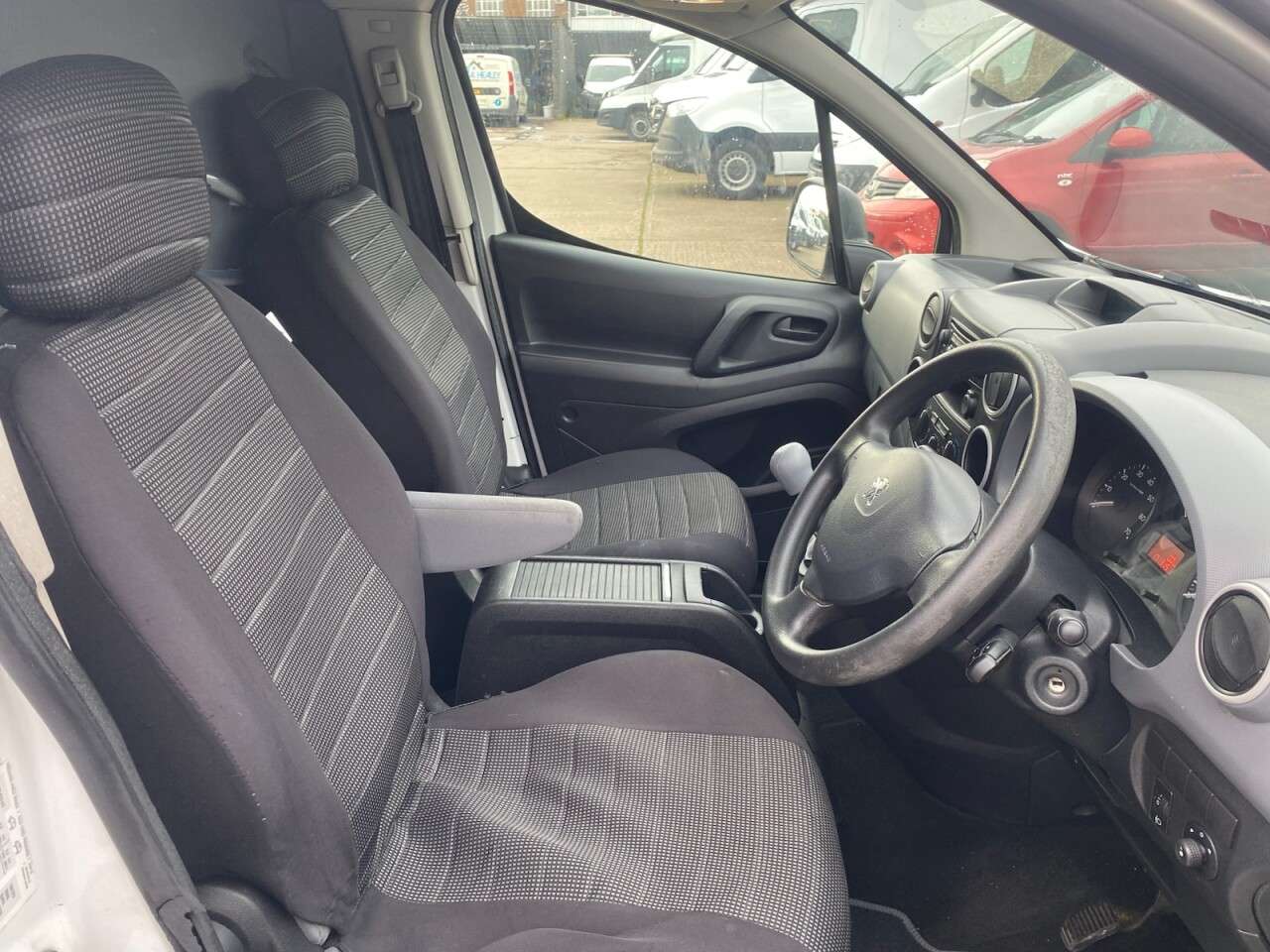 2013 PEUGEOT PARTNER 2013 PEUGEOT PARTNER