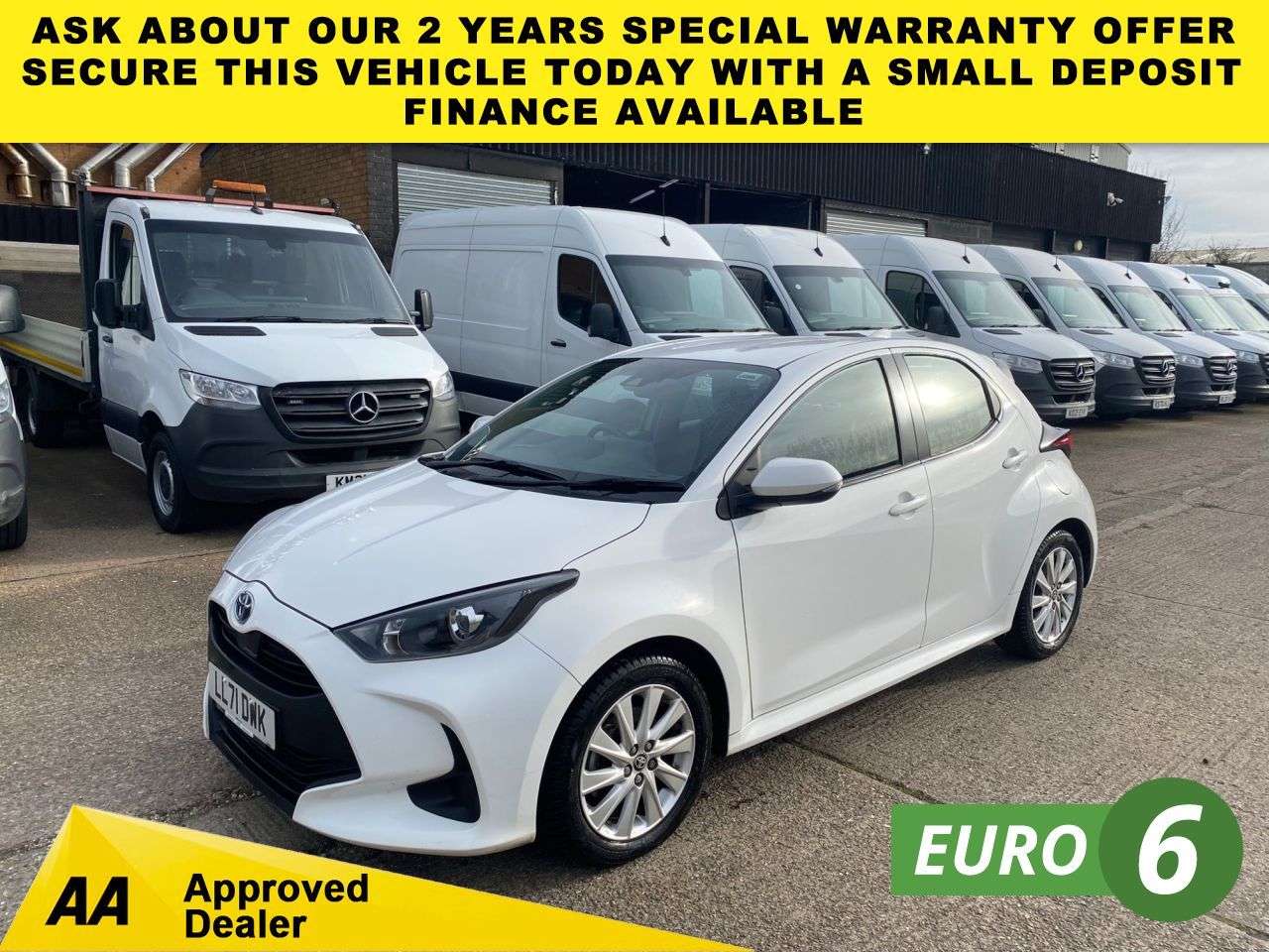 A 2022 TOYOTA YARIS 1.5 VVT-H ICON HATCHBACK 5DR PETROL HYBRID E-CVT 115BHP. EURO 6. REVERSING A 2022 TOYOTA YARIS 1.5 VVT-H ICON HATCHBACK 5DR PETROL HYBRID E-CVT 115BHP. EURO 6. REVERSING