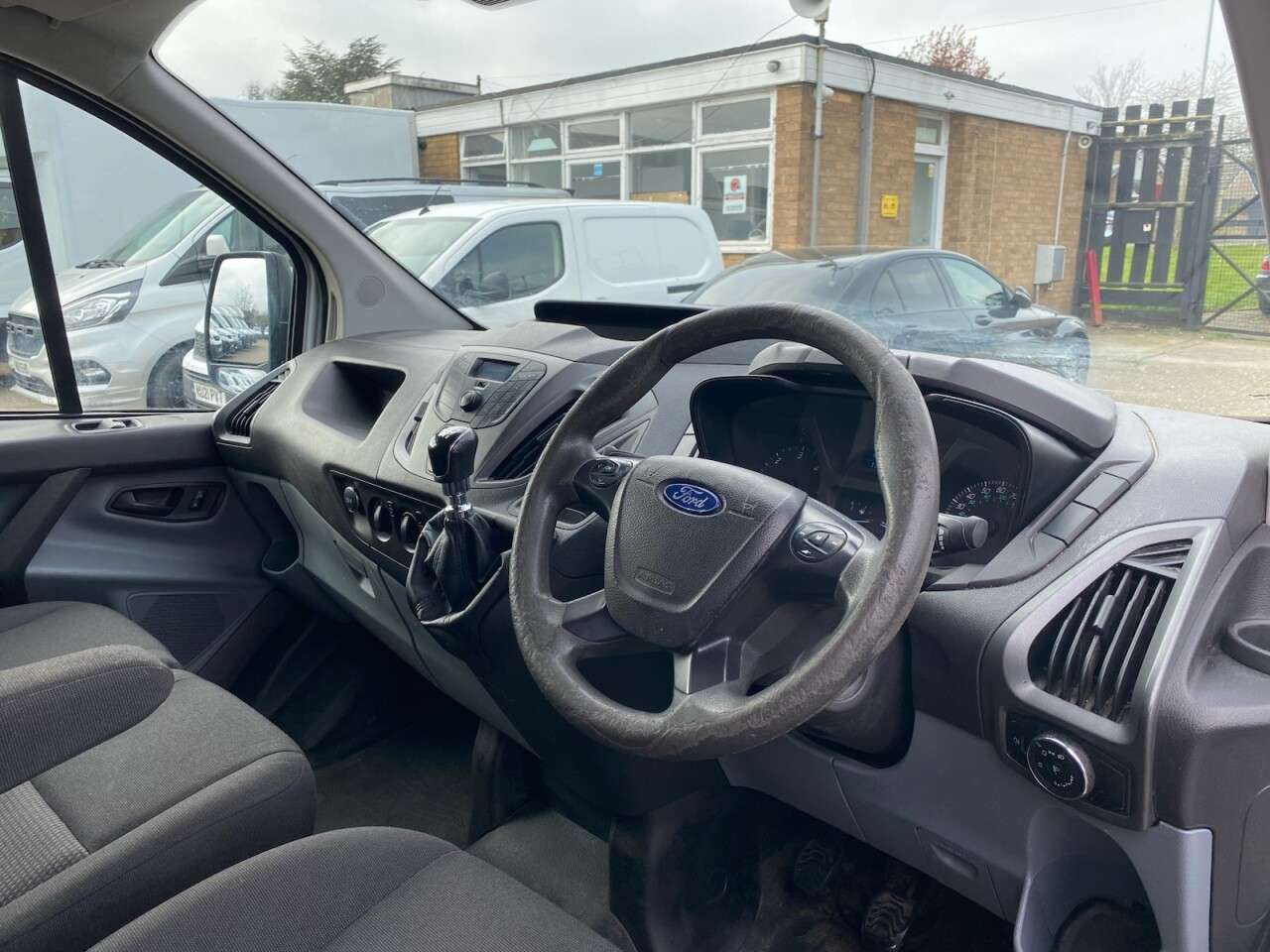 A 2014 FORD TRANSIT CUSTOM 2.2 TDCI T290 LIMITED L1 H1 SWB LOW ROOF 125BHP. 112K MLS. PX. A 2014 FORD TRANSIT CUSTOM 2.2 TDCI T290 LIMITED L1 H1 SWB LOW ROOF 125BHP. 112K MLS. PX.