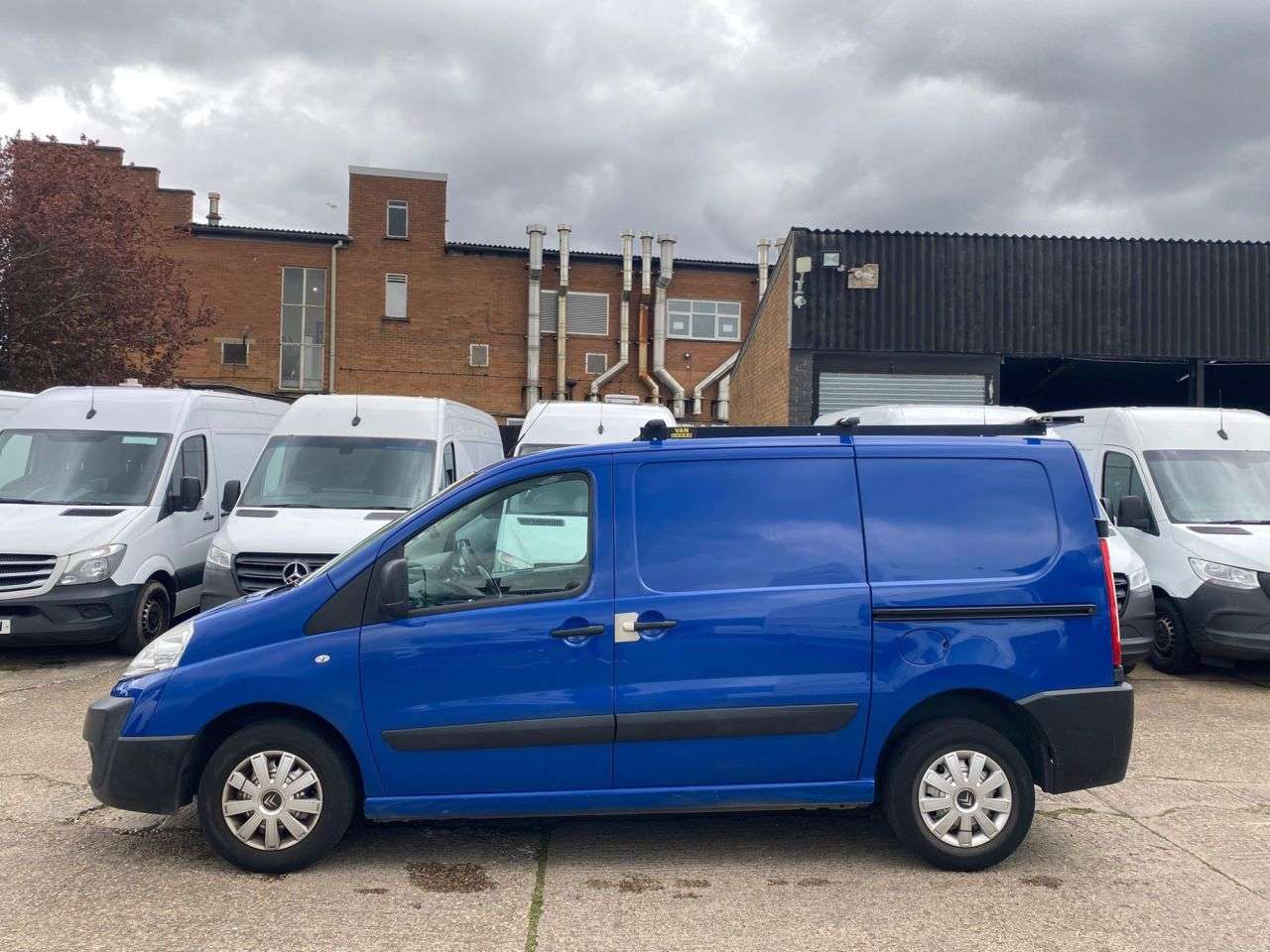 A 2014 CITROEN DISPATCH 1.6 1000 HDI FWD L1 H1 SWB 90BHP. 137K MLS. ROOF RACK. PX. A 2014 CITROEN DISPATCH 1.6 1000 HDI FWD L1 H1 SWB 90BHP. 137K MLS. ROOF RACK. PX.