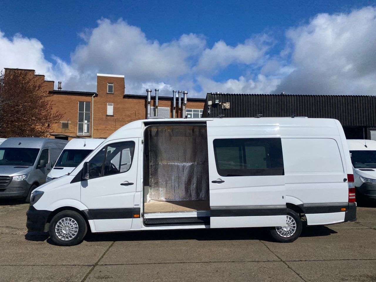 A 2016 MERCEDES-BENZ SPRINTER 2.1 314 CDI L3 H2 LWB H/ROOF RWD 140BHP. EURO 6 ULEZ. 79K MLS. ROOF BARS. P A 2016 MERCEDES-BENZ SPRINTER 2.1 314 CDI L3 H2 LWB H/ROOF RWD 140BHP. EURO 6 ULEZ. 79K MLS. ROOF BARS. P