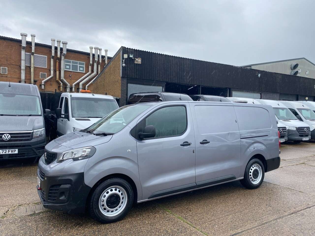 A 2022 PEUGEOT EXPERT 1.5 BLUE HDI PROFESSIONAL PREMIUM LWB 100BHP. METALLIC SILVER. AIRCON. 1 OW A 2022 PEUGEOT EXPERT 1.5 BLUE HDI PROFESSIONAL PREMIUM LWB 100BHP. METALLIC SILVER. AIRCON. 1 OW