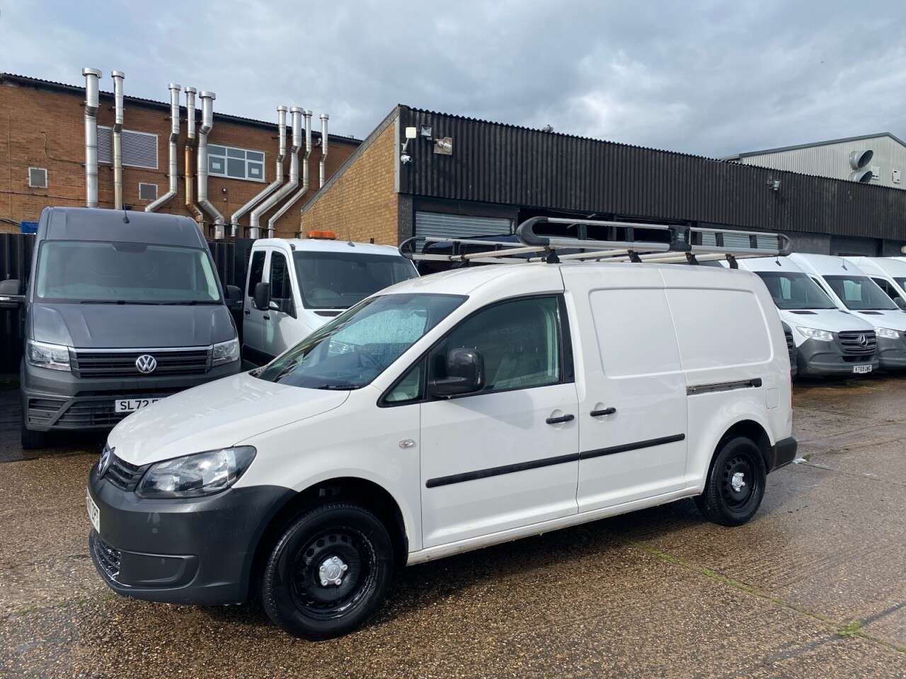 A 2017 VOLKSWAGEN CADDY 1.6 TDI C20 STARTLINE L1 SWB 100BHP. EURO 6 ULEZ. ROOF RACK. AIRCON. PX. A 2017 VOLKSWAGEN CADDY 1.6 TDI C20 STARTLINE L1 SWB 100BHP. EURO 6 ULEZ. ROOF RACK. AIRCON. PX.