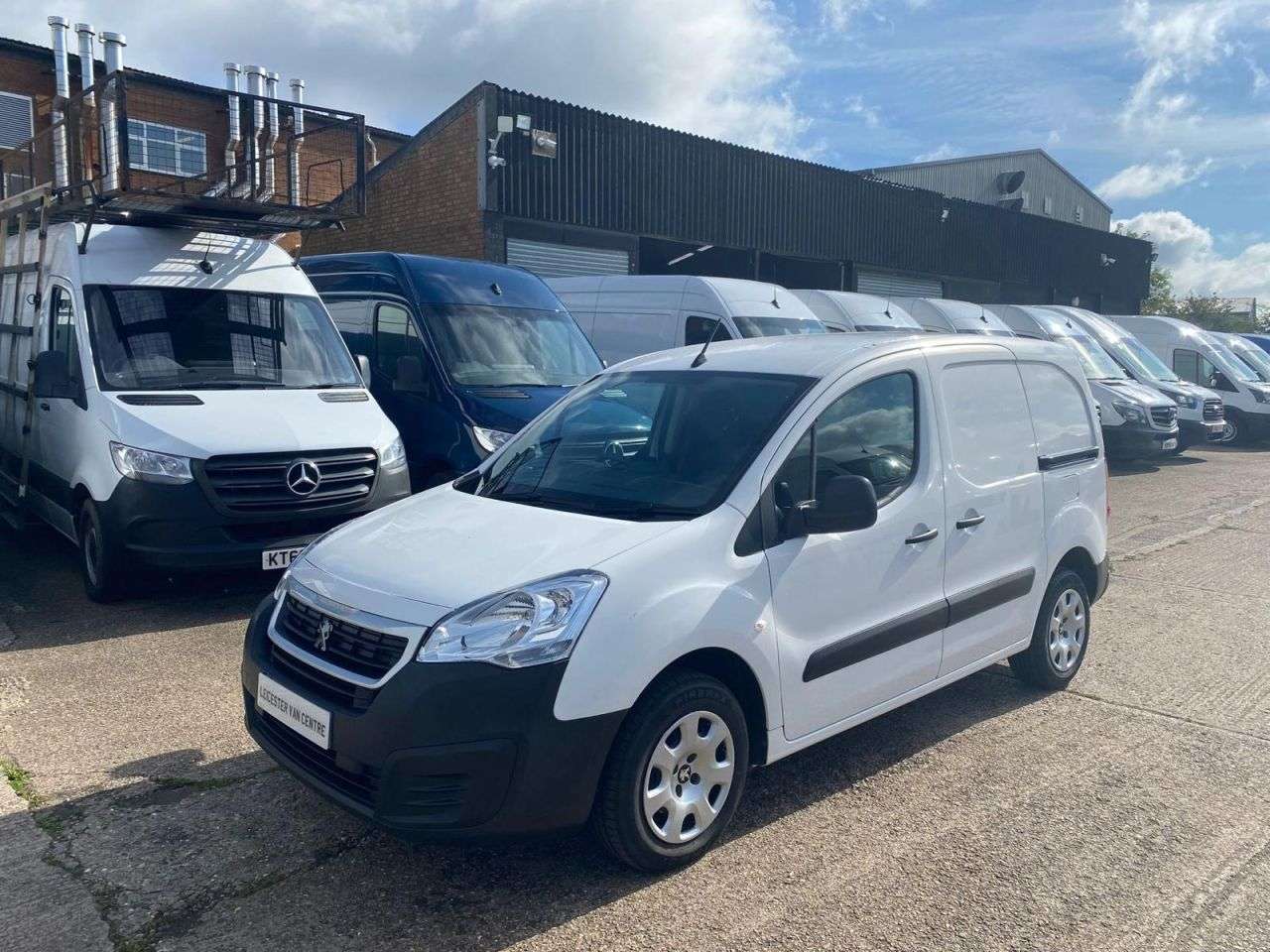 A 2018 PEUGEOT PARTNER 1.6 BLUE HDI PROFESSIONAL L1 SWB 100BHP. AIRCON. SENSORS. LOW 29K MLS. FINA A 2018 PEUGEOT PARTNER 1.6 BLUE HDI PROFESSIONAL L1 SWB 100BHP. AIRCON. SENSORS. LOW 29K MLS. FINA