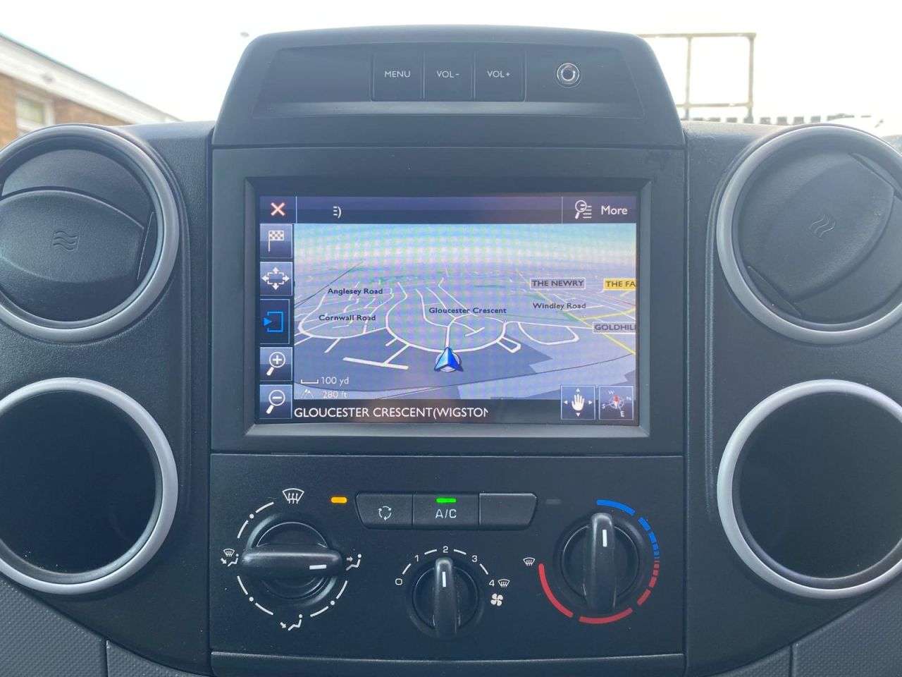 A 2018 PEUGEOT PARTNER 1.6 BLUE HDI PROFESSIONAL L1 SWB 100BHP. AIRCON. SENSORS. LOW 29K MLS. FINA A 2018 PEUGEOT PARTNER 1.6 BLUE HDI PROFESSIONAL L1 SWB 100BHP. AIRCON. SENSORS. LOW 29K MLS. FINA