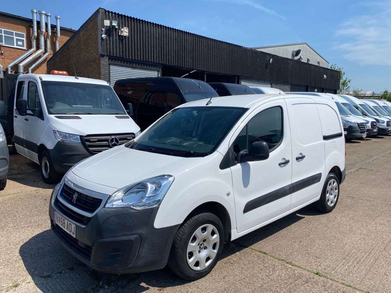 A 2018 PEUGEOT PARTNER 1.6 BLUE HDI PROFESSIONAL L1 SWB 100BHP. AIRCON. SENSORS. LOW 29K MLS. FINA A 2018 PEUGEOT PARTNER 1.6 BLUE HDI PROFESSIONAL L1 SWB 100BHP. AIRCON. SENSORS. LOW 29K MLS. FINA