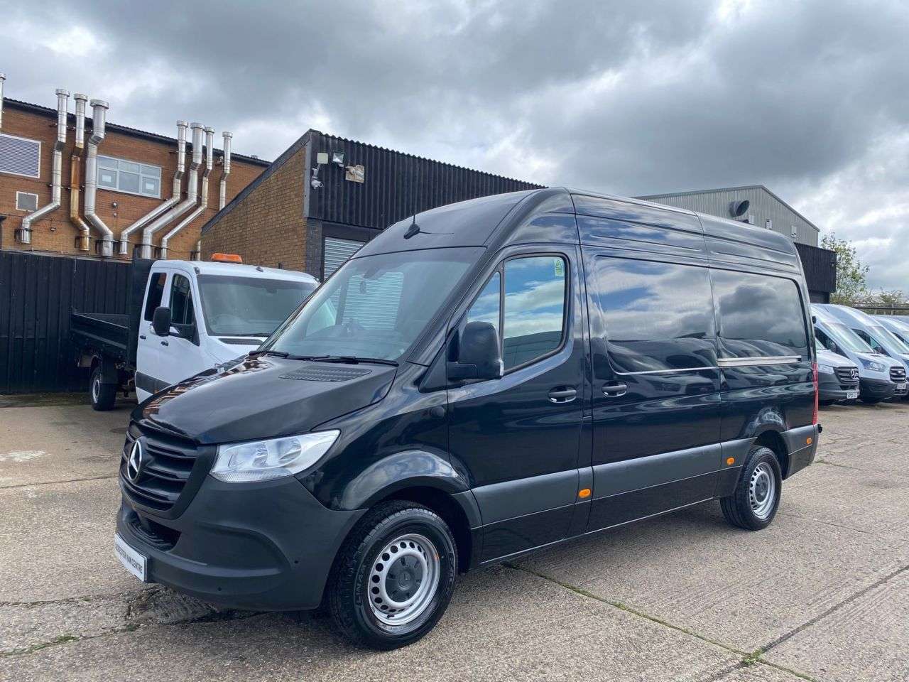 A 2024 MERCEDES-BENZ SPRINTER 2.0 315 CDI L2 H2 MWB H/ROOF PROGRESSIVE 150BHP. RWD. AC. CAMERA. SAT NAV. A 2024 MERCEDES-BENZ SPRINTER 2.0 315 CDI L2 H2 MWB H/ROOF PROGRESSIVE 150BHP. RWD. AC. CAMERA. SAT NAV.