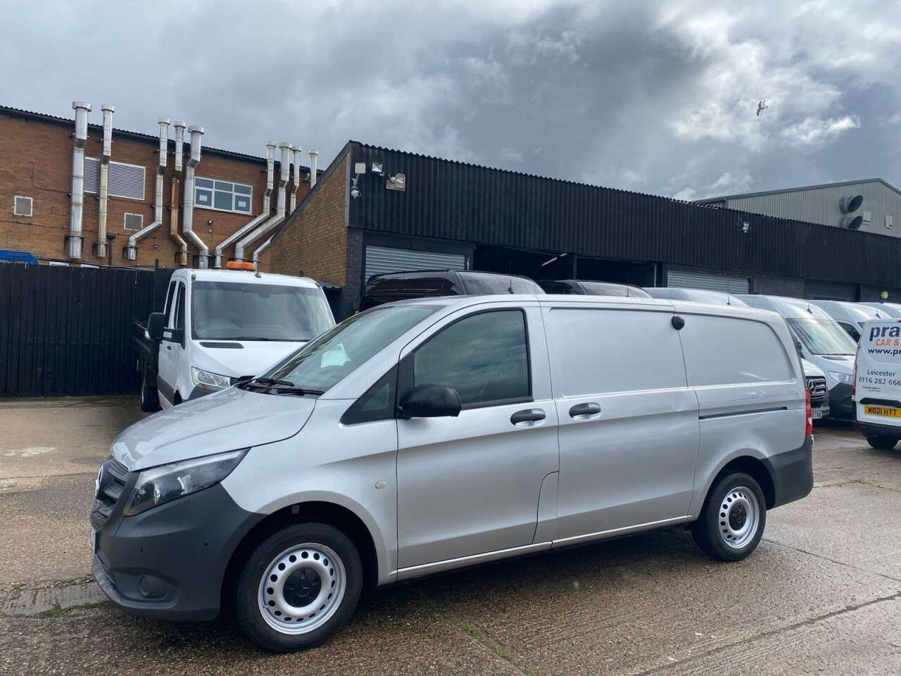 A 2020 MERCEDES-BENZ VITO 2.1 114 CDI PURE L2 LWB RWD 135BHP. AIRCON. SILVER. EURO 6 ULEZ. FINANCE. P A 2020 MERCEDES-BENZ VITO 2.1 114 CDI PURE L2 LWB RWD 135BHP. AIRCON. SILVER. EURO 6 ULEZ. FINANCE. P