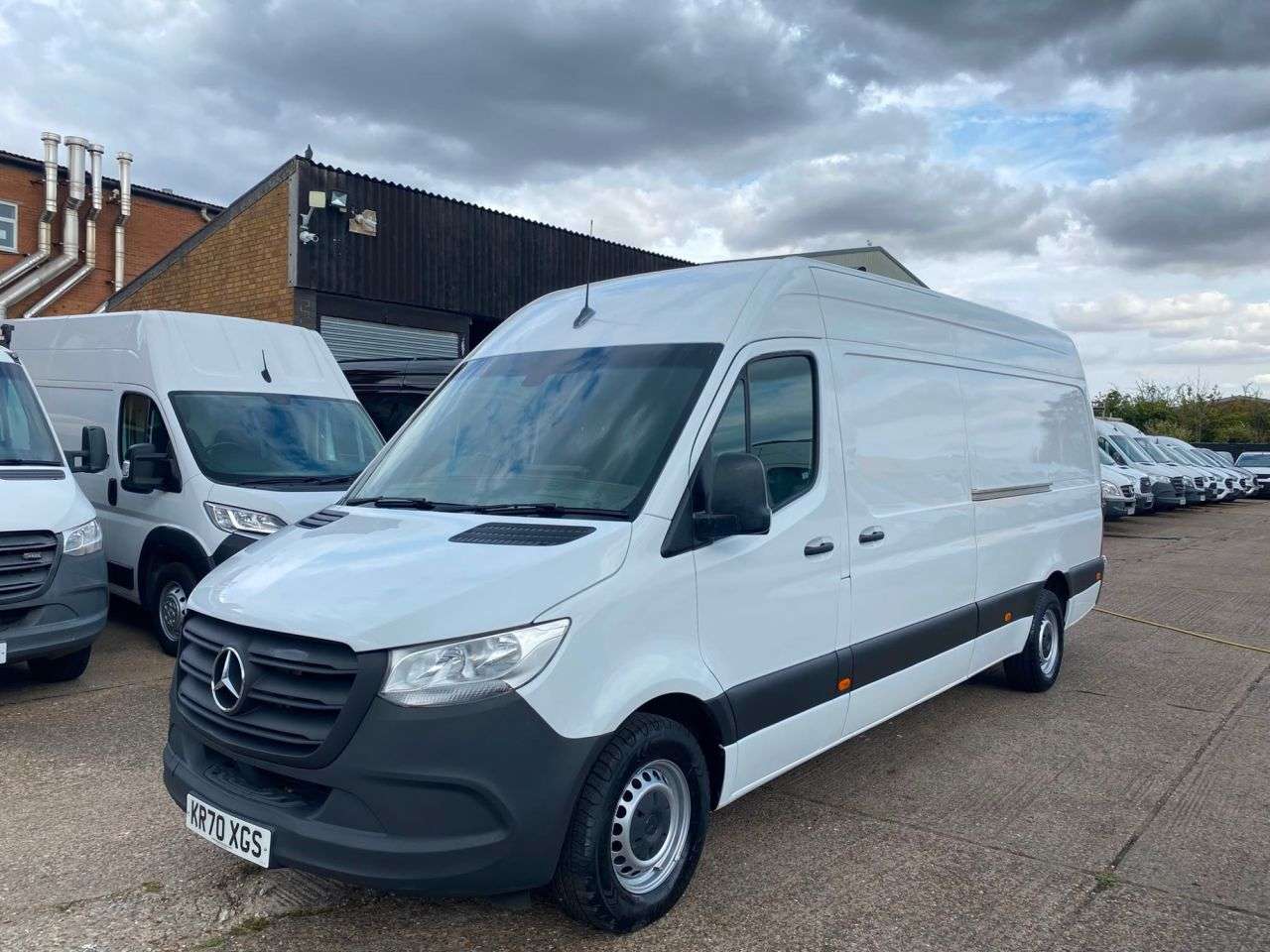 A 2020 MERCEDES-BENZ SPRINTER 2.0 315 CDI L3 H2 LWB PROGRESSIVE 150BHP. RWD. SUPER LOW 32K MLS. FACELIFT. A 2020 MERCEDES-BENZ SPRINTER 2.0 315 CDI L3 H2 LWB PROGRESSIVE 150BHP. RWD. SUPER LOW 32K MLS. FACELIFT.