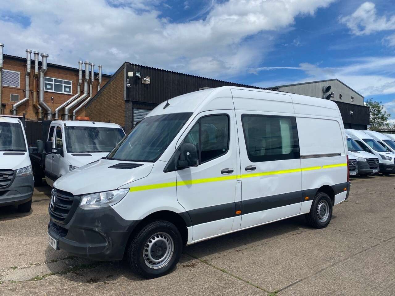 A 2019 MERCEDES-BENZ SPRINTER 2.1 314 CDI L2 H2 MWB H/ROOF 140BHP. RWD. CREW CAB. 5X SEATER. FINANCE. PX. A 2019 MERCEDES-BENZ SPRINTER 2.1 314 CDI L2 H2 MWB H/ROOF 140BHP. RWD. CREW CAB. 5X SEATER. FINANCE. PX.