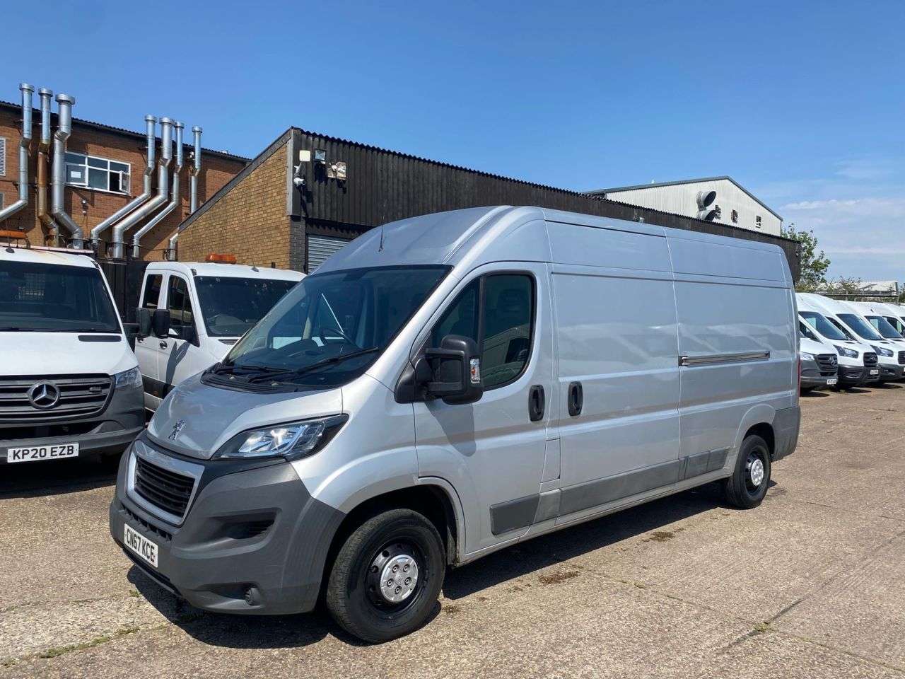 A 2017 PEUGEOT BOXER 2.0 BLUEHDI PROFESSIONAL 335 L3 H2 LWB 130BHP. EURO 6 ULEZ. 84K MLS. AC. SE A 2017 PEUGEOT BOXER 2.0 BLUEHDI PROFESSIONAL 335 L3 H2 LWB 130BHP. EURO 6 ULEZ. 84K MLS. AC. SE