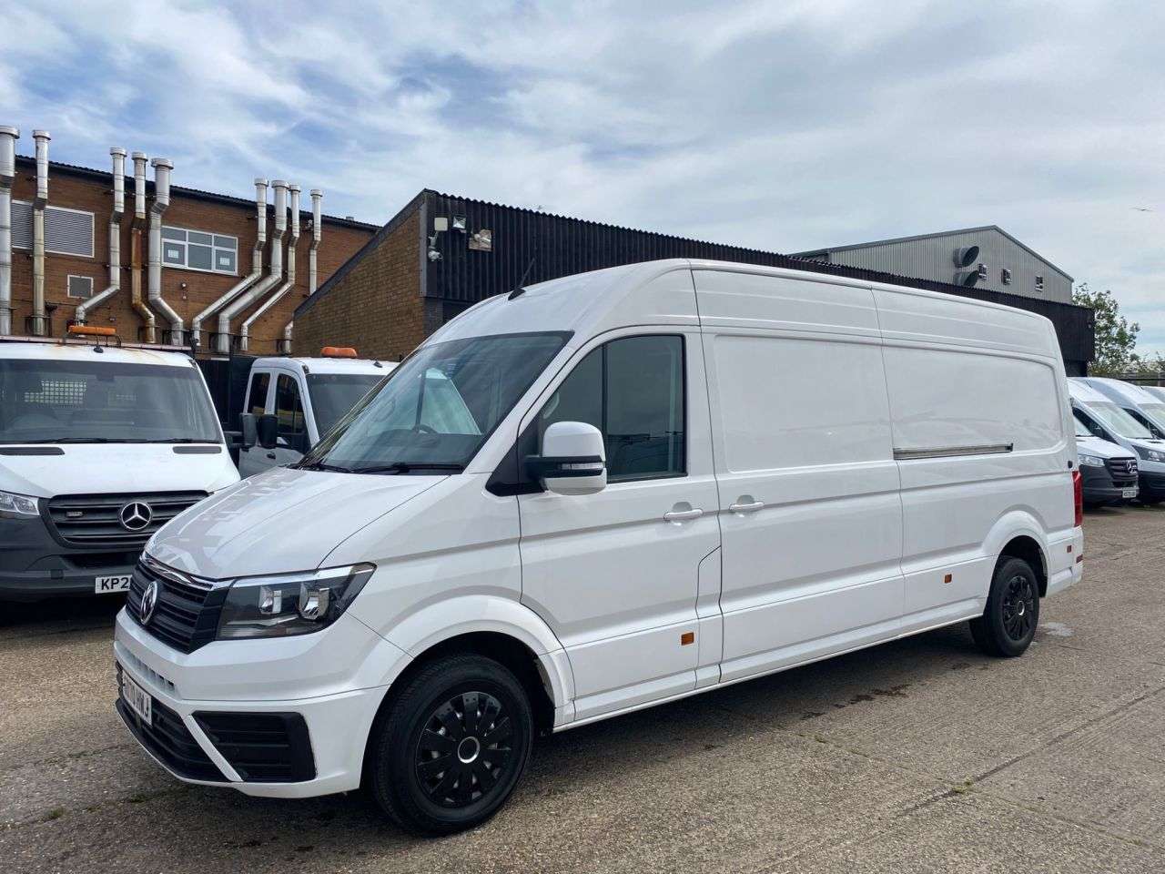 A 2021 VOLKSWAGEN CRAFTER 2.0 TDI CR35 LWB TRENDLINE H/ROOF 140BHP. LOW 55K MLS. AIRCON. SENSORS. FIN A 2021 VOLKSWAGEN CRAFTER 2.0 TDI CR35 LWB TRENDLINE H/ROOF 140BHP. LOW 55K MLS. AIRCON. SENSORS. FIN
