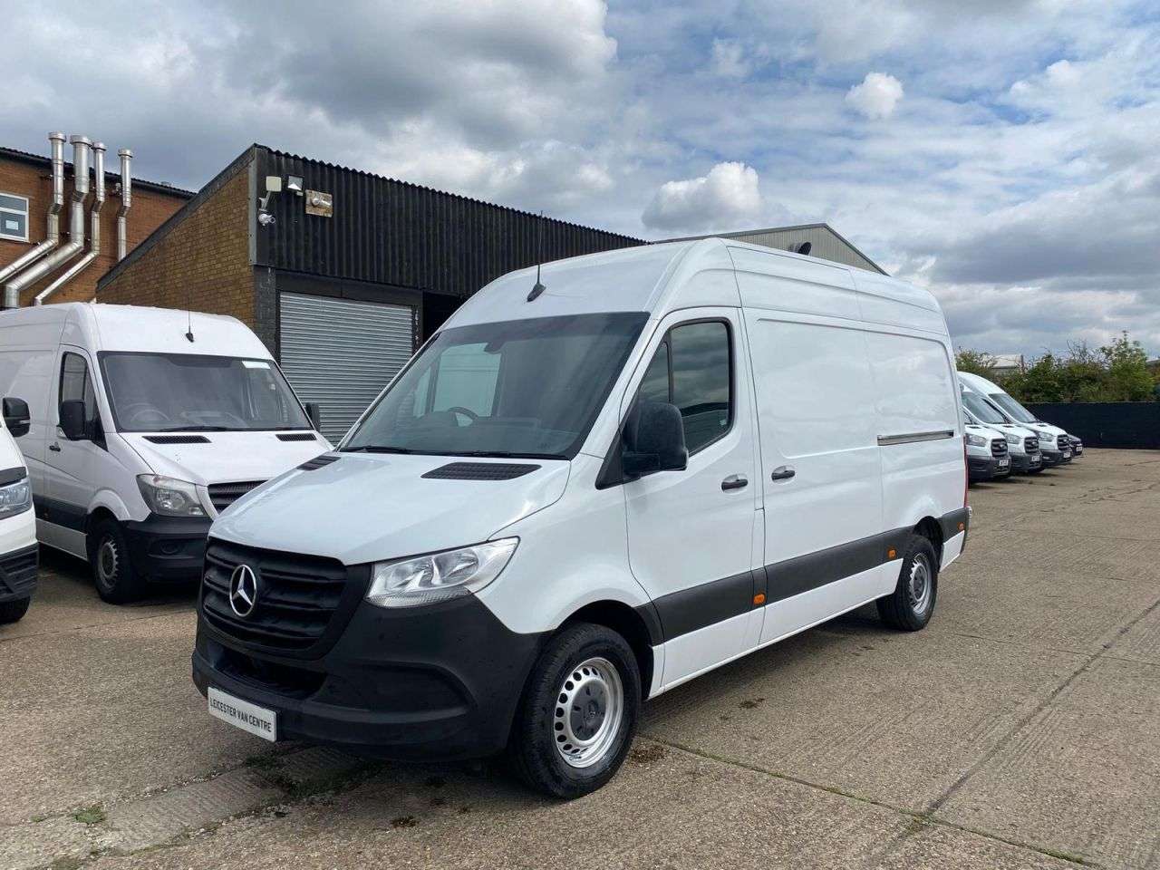 A 2020 MERCEDES-BENZ SPRINTER 2.1 316 CDI L2 H2 MWB 161BHP FACELIFT. RWD. EURO 6. ULEZ. FINANCE. PX A 2020 MERCEDES-BENZ SPRINTER 2.1 316 CDI L2 H2 MWB 161BHP FACELIFT. RWD. EURO 6. ULEZ. FINANCE. PX