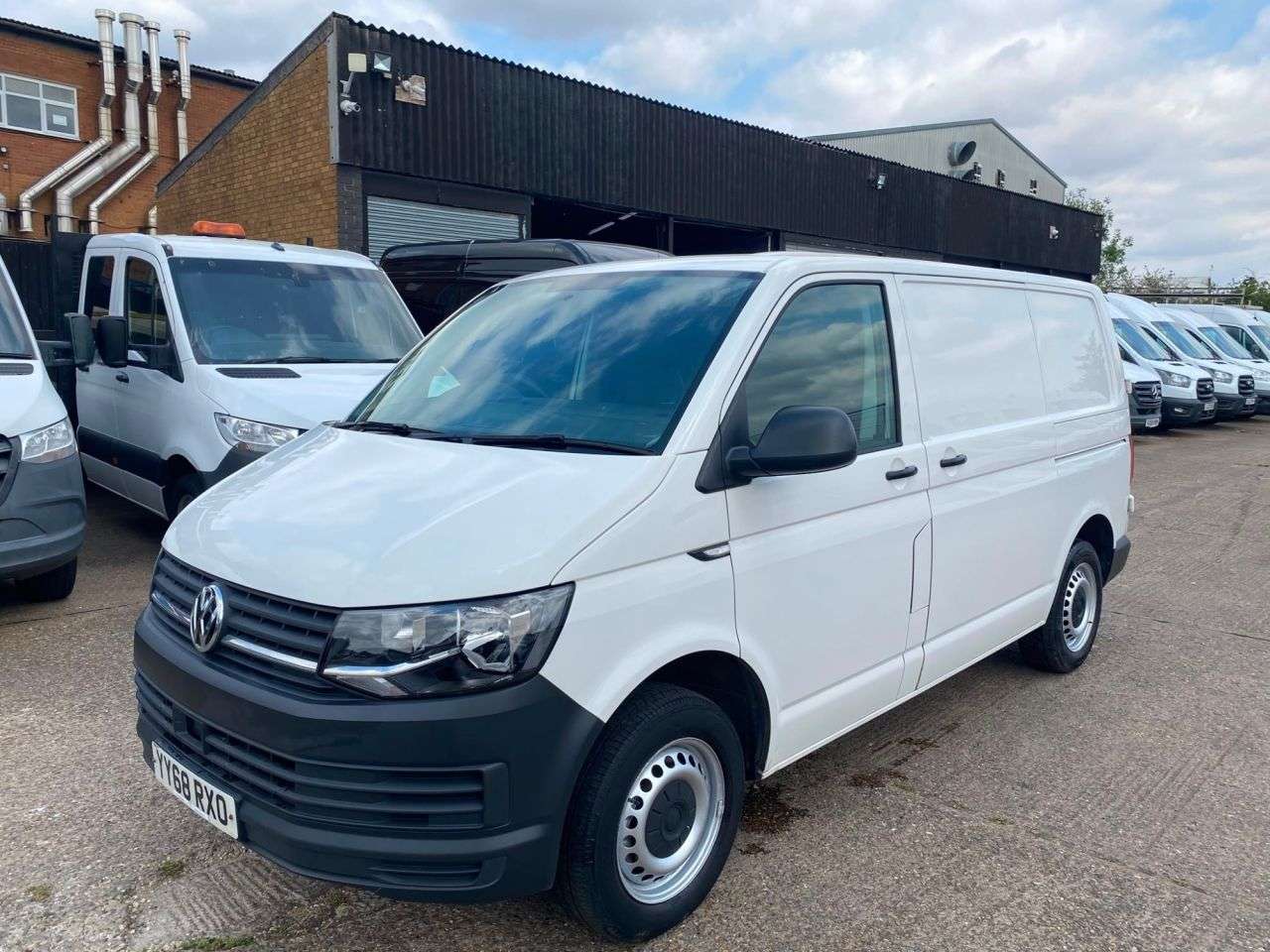 A 2018 VOLKSWAGEN TRANSPORTER 2.0 TDI T32 SWB STARTLINE BMT 102BHP. LOW 54K MLS. 1 OWNER. FINANCE. PX A 2018 VOLKSWAGEN TRANSPORTER 2.0 TDI T32 SWB STARTLINE BMT 102BHP. LOW 54K MLS. 1 OWNER. FINANCE. PX
