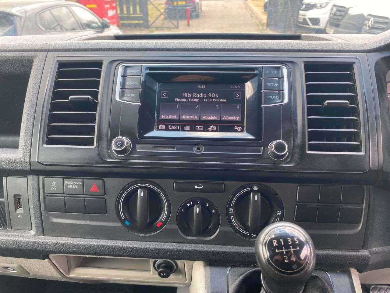A 2018 VOLKSWAGEN TRANSPORTER 2.0 TDI T32 SWB STARTLINE BMT 102BHP. LOW 54K MLS. 1 OWNER. FINANCE. PX A 2018 VOLKSWAGEN TRANSPORTER 2.0 TDI T32 SWB STARTLINE BMT 102BHP. LOW 54K MLS. 1 OWNER. FINANCE. PX