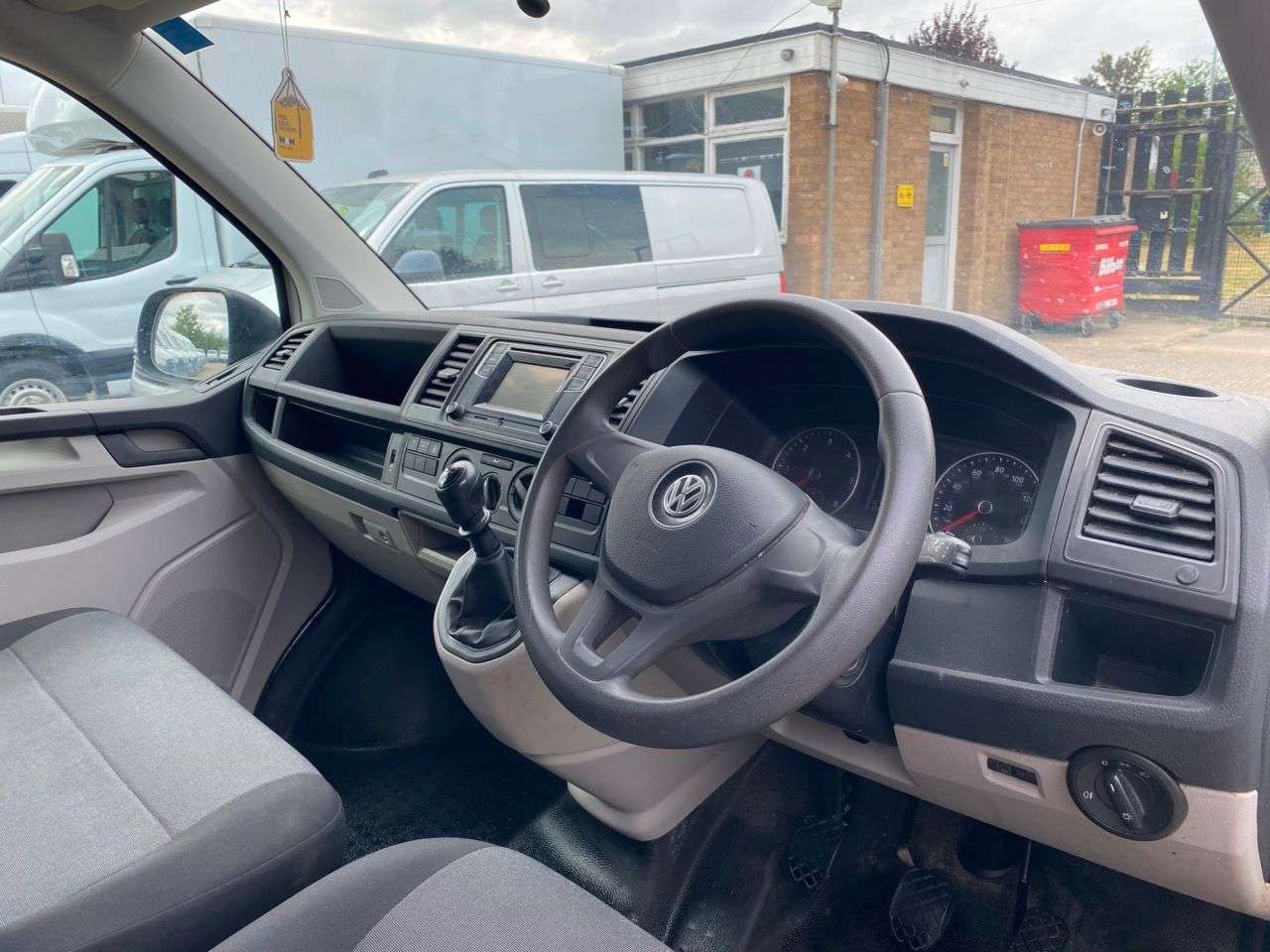 A 2019 VOLKSWAGEN TRANSPORTER 2.0 TDI T32 SWB STARTLINE BMT 102BHP. ROOF RACK. 1 OWNER. FINANCE. PX A 2019 VOLKSWAGEN TRANSPORTER 2.0 TDI T32 SWB STARTLINE BMT 102BHP. ROOF RACK. 1 OWNER. FINANCE. PX
