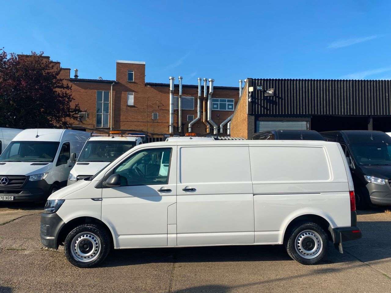 A 2019 VOLKSWAGEN TRANSPORTER 2.0 TDI T32 BLUEMOTION TECH LWB STARTLINE 4MOTION 4WD 150BHP. EURO 6 ULEZ. A 2019 VOLKSWAGEN TRANSPORTER 2.0 TDI T32 BLUEMOTION TECH LWB STARTLINE 4MOTION 4WD 150BHP. EURO 6 ULEZ.