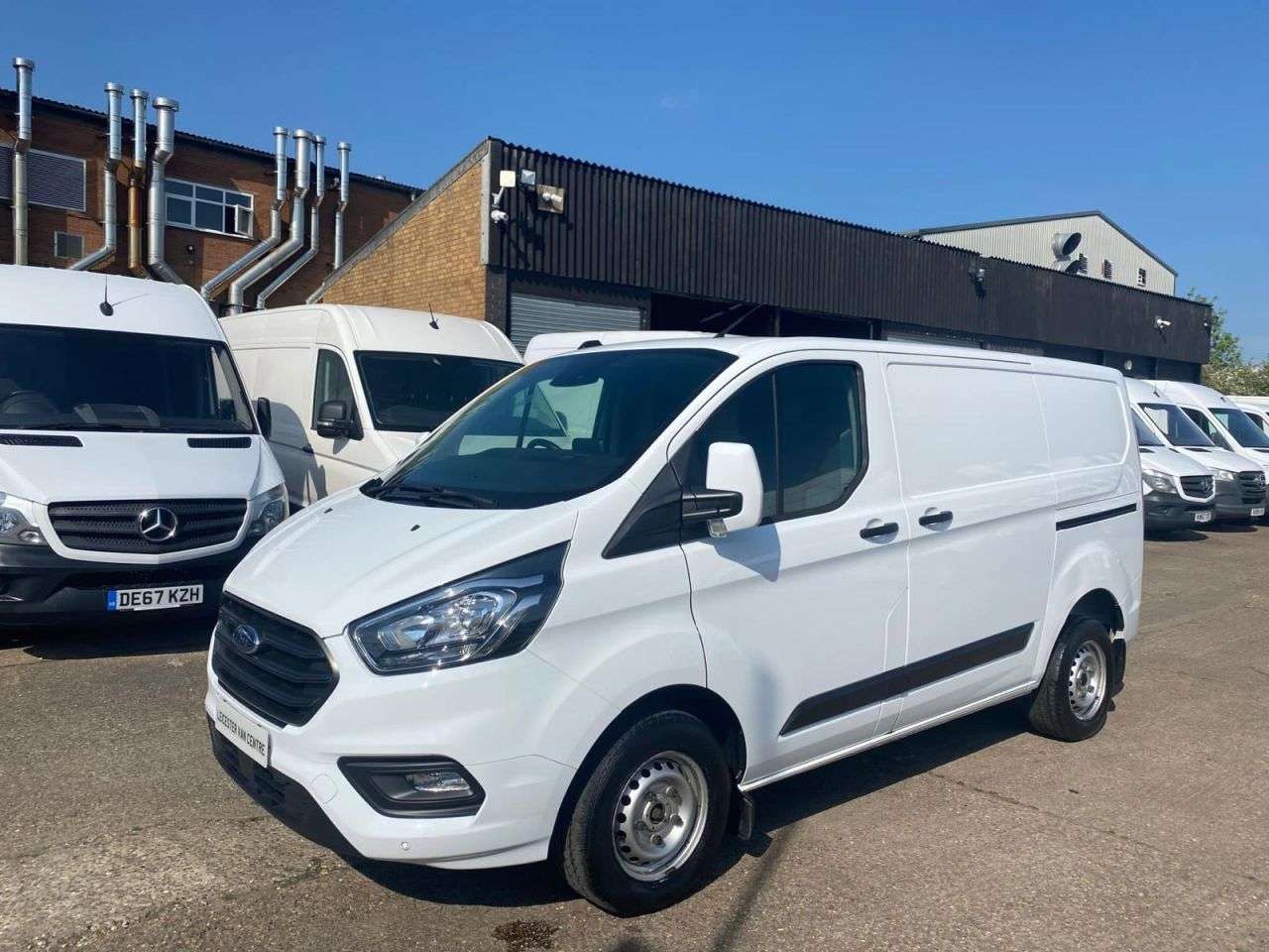 A 2022 FORD TRANSIT CUSTOM 2.0 TDCI T300 TREND ECOBLUE L1 H1 SWB LOW ROOF. 130BHP. AC. SENSORS. FINANC A 2022 FORD TRANSIT CUSTOM 2.0 TDCI T300 TREND ECOBLUE L1 H1 SWB LOW ROOF. 130BHP. AC. SENSORS. FINANC