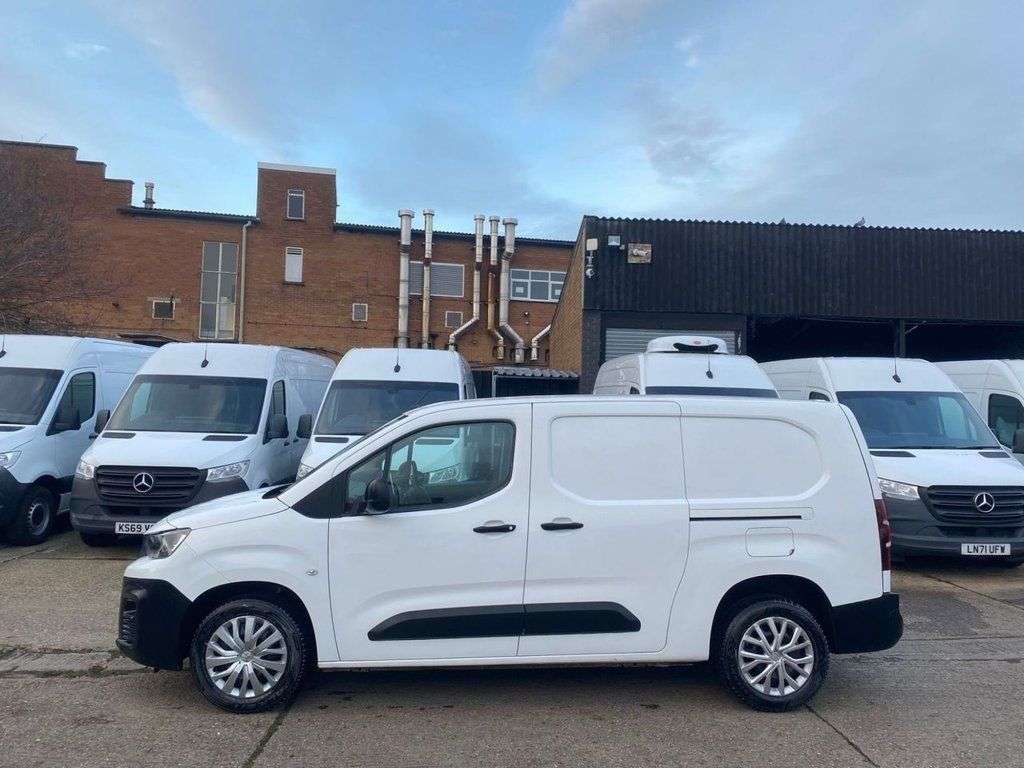 A 2020 PEUGEOT PARTNER 1.5 BLUE HDI PROFESSIONAL LWB 100BHP. ROOF RACK. AIRCON. FINANCE. 1 OWNER. A 2020 PEUGEOT PARTNER 1.5 BLUE HDI PROFESSIONAL LWB 100BHP. ROOF RACK. AIRCON. FINANCE. 1 OWNER.