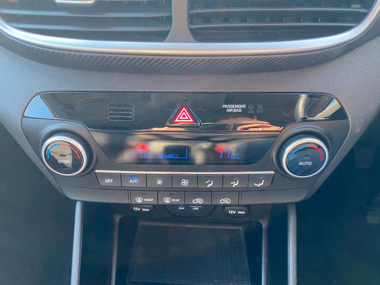 A 2019 HYUNDAI TUCSON 1.6 GDI SE NAV SUV 5DR PETROL MANUAL 130BHP. SENSORS. AIRCON. ULEZ. FINANCE A 2019 HYUNDAI TUCSON 1.6 GDI SE NAV SUV 5DR PETROL MANUAL 130BHP. SENSORS. AIRCON. ULEZ. FINANCE