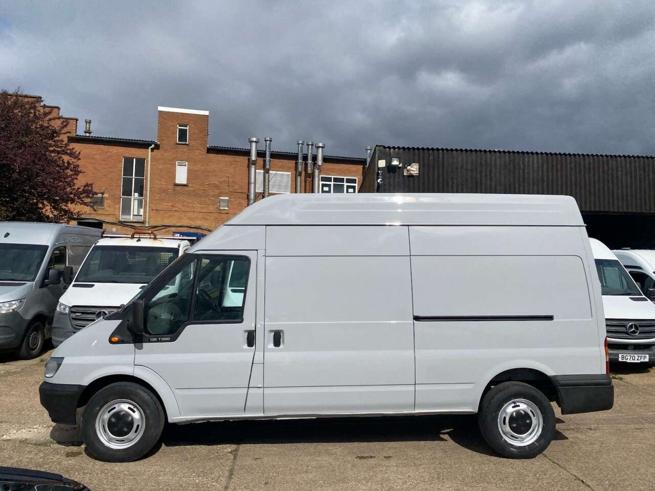 A 2004 FORD TRANSIT 2.4 TDCI 350 PANEL VAN RWD L3 H3 LWB H/ROOF RWD 135BHP. 80K MLS. 1 PREVIOUS A 2004 FORD TRANSIT 2.4 TDCI 350 PANEL VAN RWD L3 H3 LWB H/ROOF RWD 135BHP. 80K MLS. 1 PREVIOUS